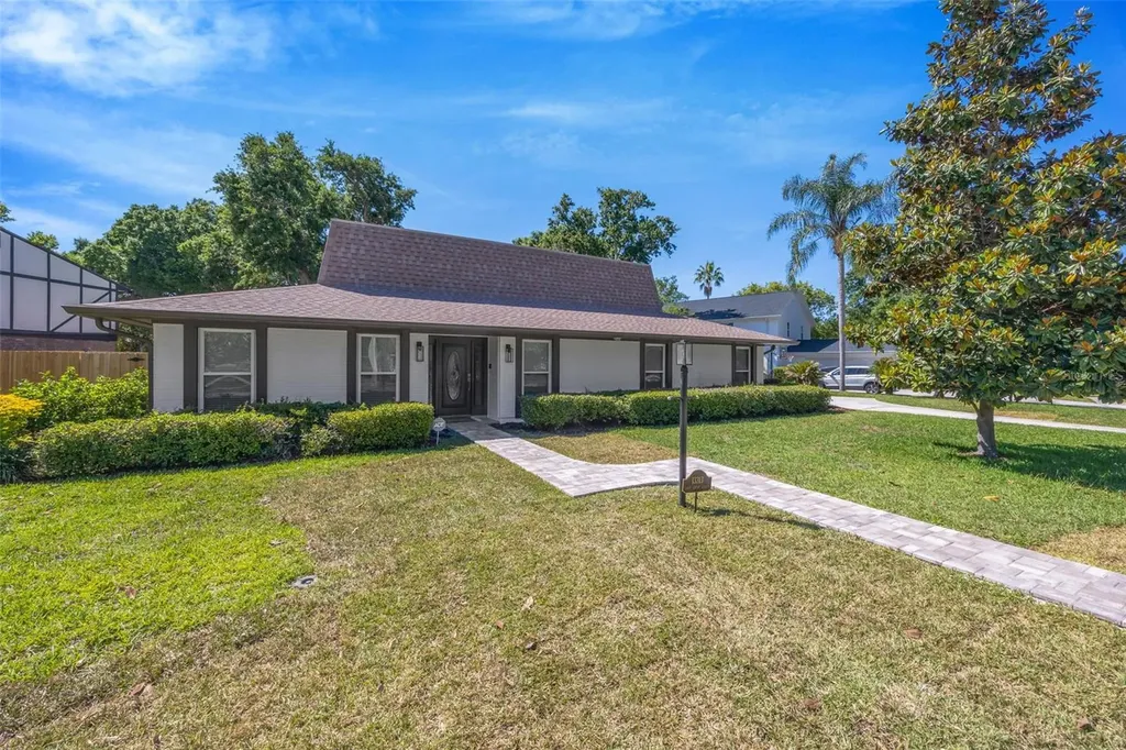 13313 Golf Crest Circle Tampa FL 33618