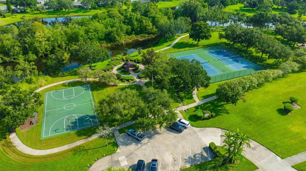 13313 Golf Crest Circle Tampa FL 33618