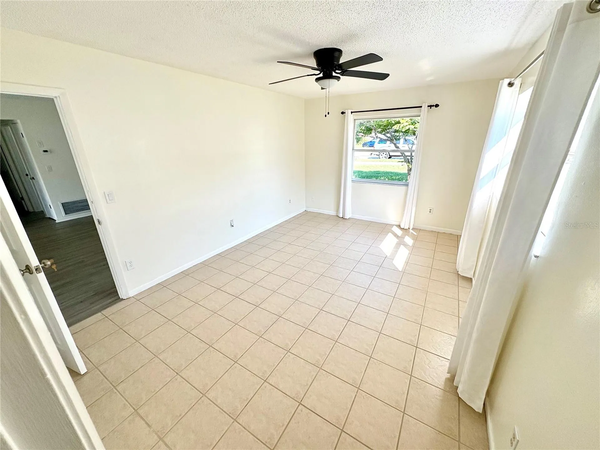5389 Mariner Boulevard Spring Hill FL 34609
