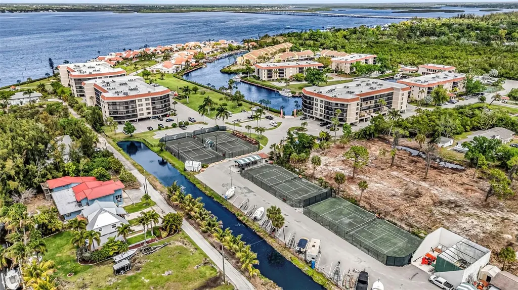 25188 Marion Avenue Punta Gorda FL 33950
