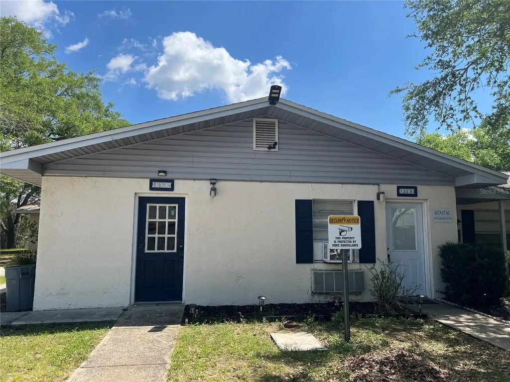 1000 E Caroline Street Tavares FL 32778