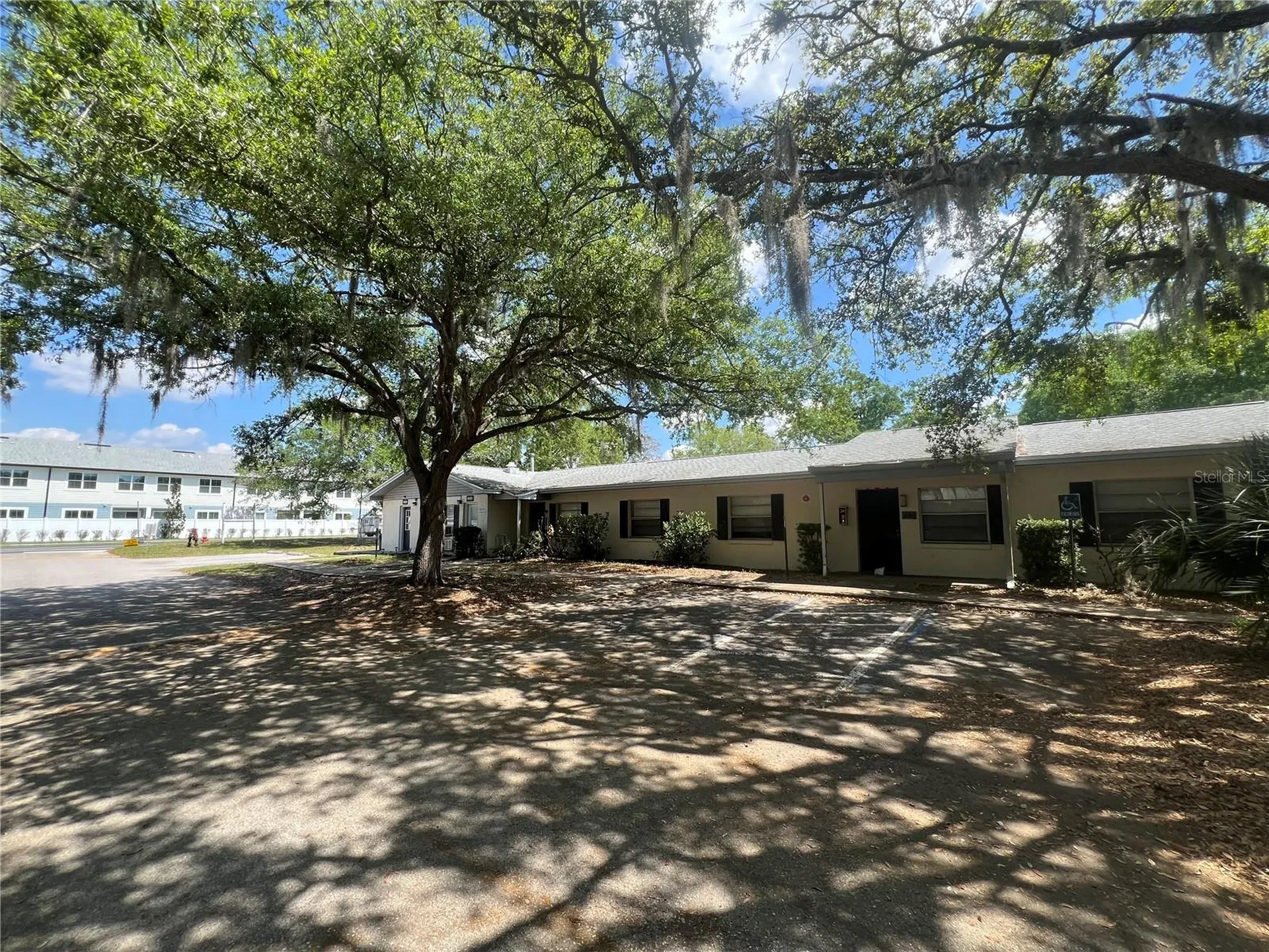 1000 E Caroline Street Tavares FL 32778