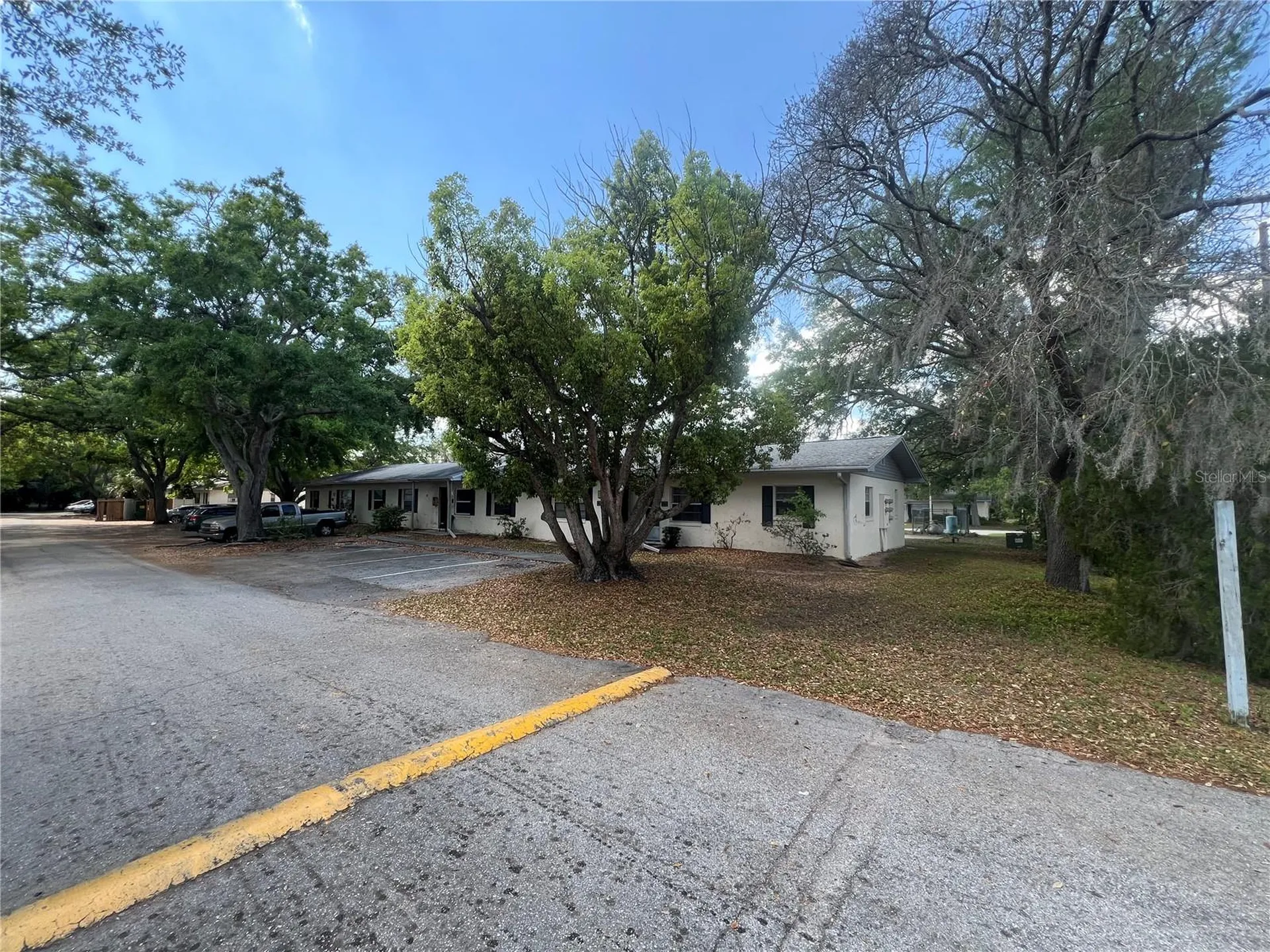1000 E Caroline Street Tavares FL 32778