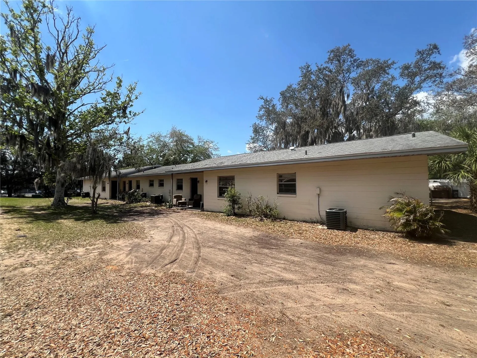 1000 E Caroline Street Tavares FL 32778