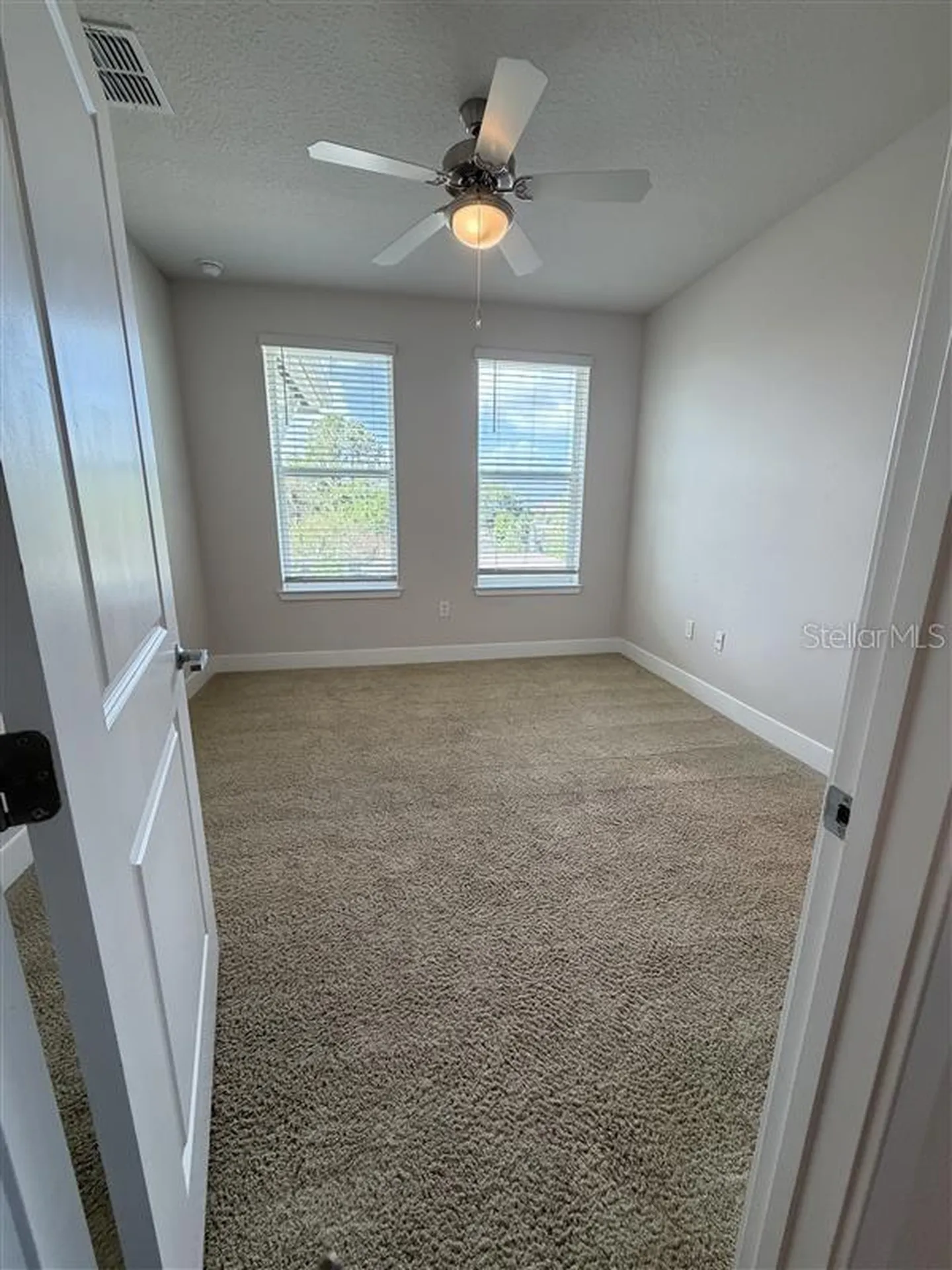 560 Academy Drive Kissimmee FL 34744