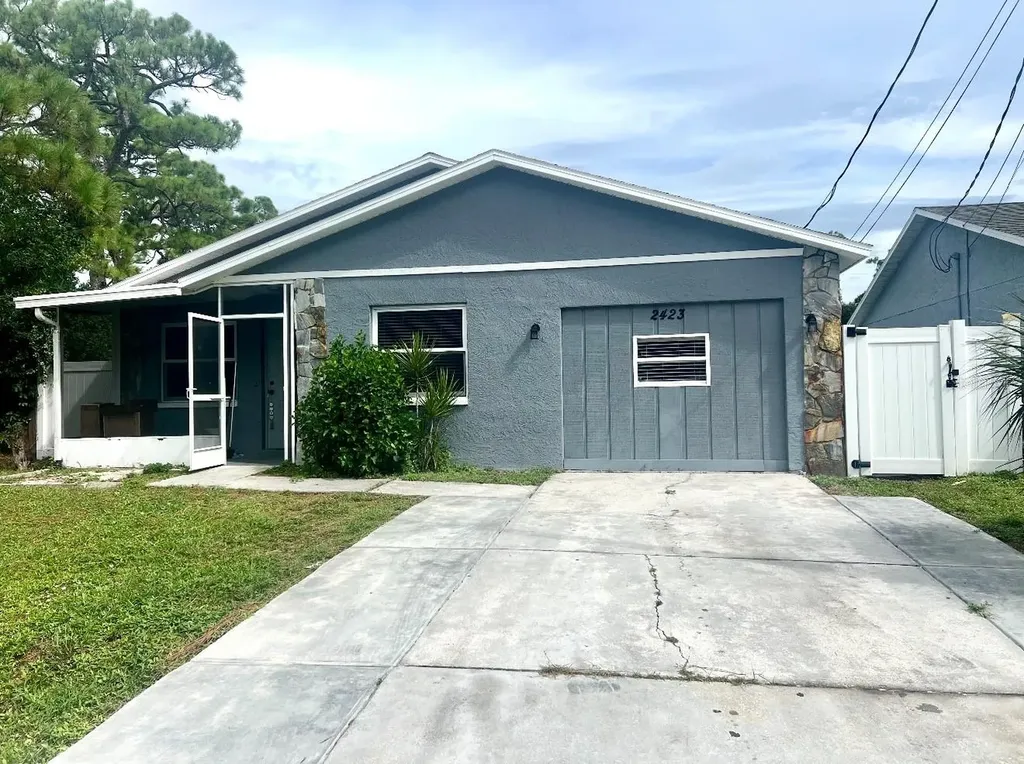2423 23rd Street Sarasota FL 34234