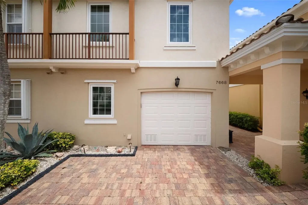7668 Bergamo Avenue Sarasota FL 34238