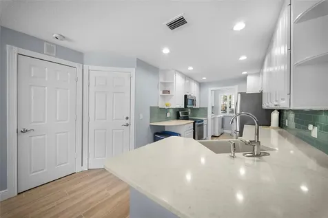 7668 Bergamo Avenue Sarasota FL 34238