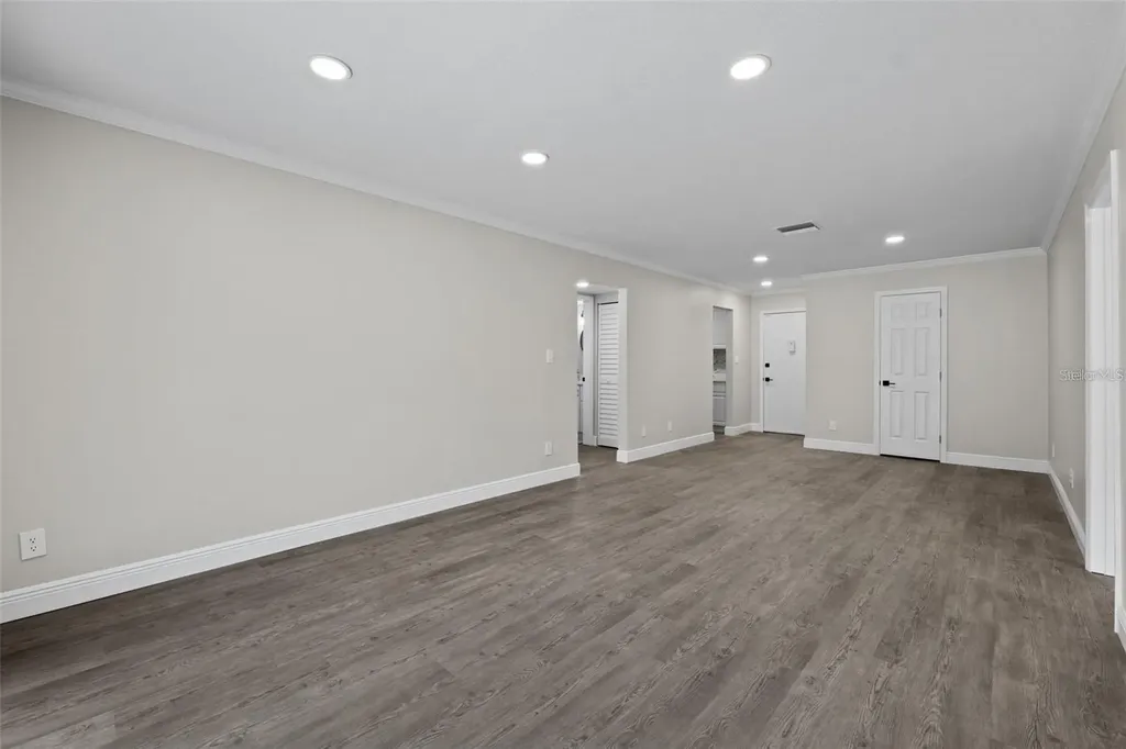 4610 W Gray Street Tampa FL 33609