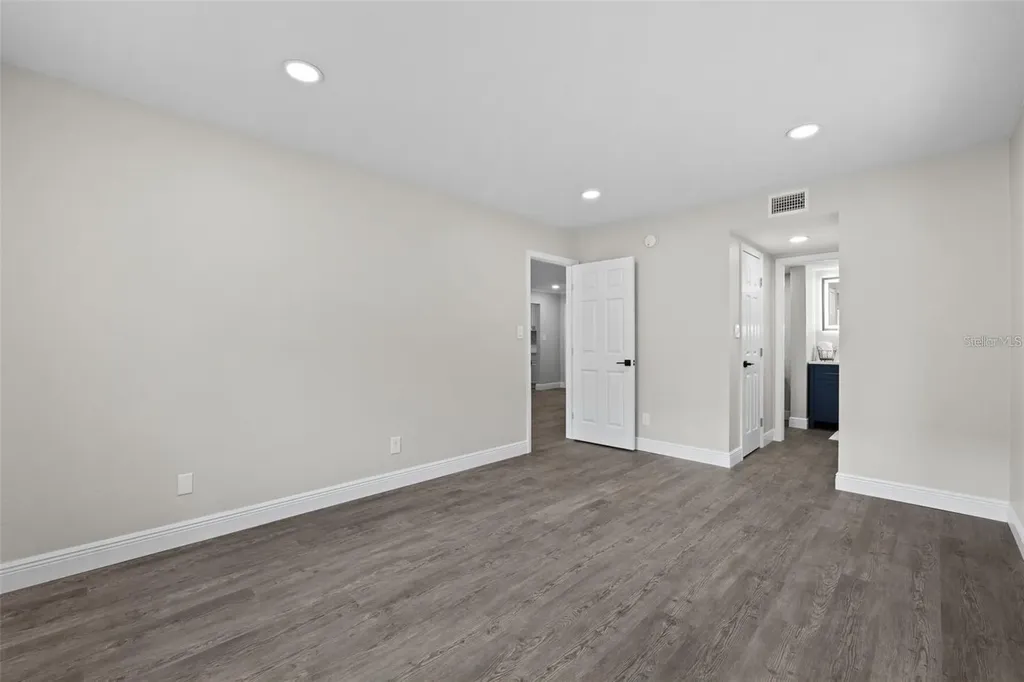 4610 W Gray Street Tampa FL 33609