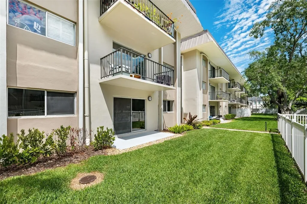 4610 W Gray Street Tampa FL 33609
