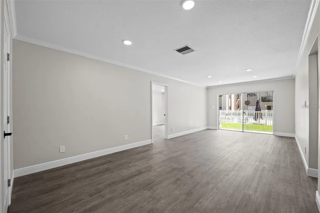 4610 W Gray Street Tampa FL 33609