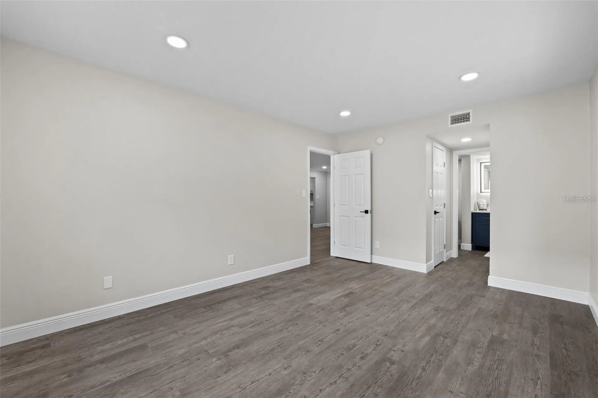 4610 W Gray Street Tampa FL 33609