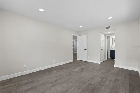 4610 W Gray Street Tampa FL 33609