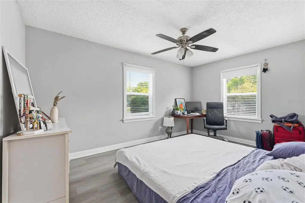 4348 8th Avenue N St Petersburg FL 33713