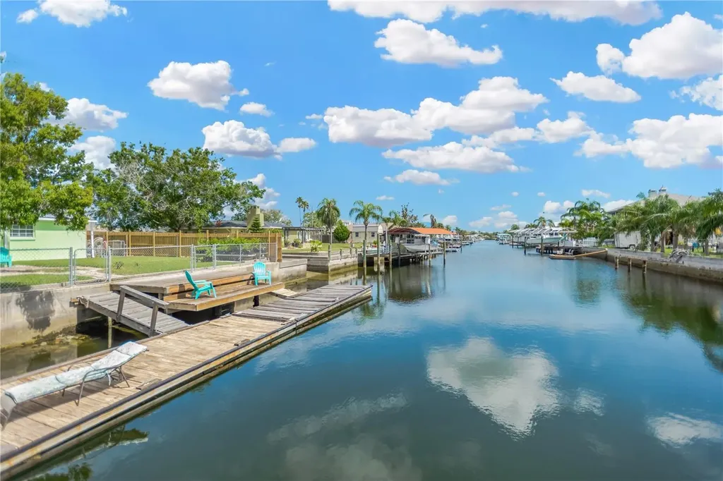 13724 Cox Avenue Hudson FL 34667