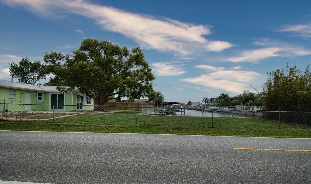 13724 Cox Avenue Hudson FL 34667