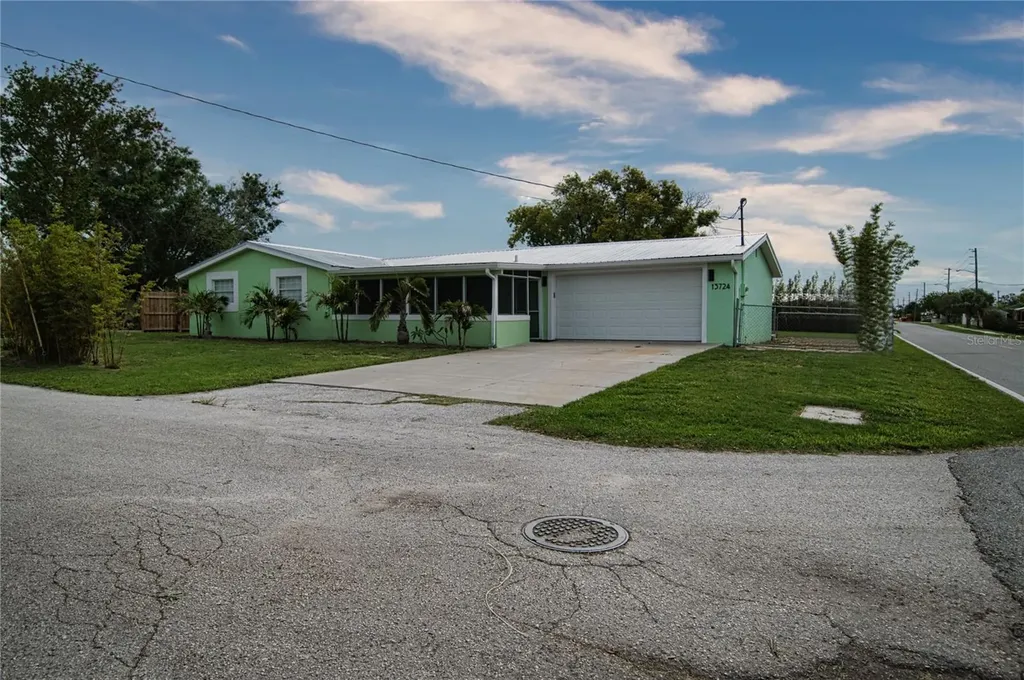 13724 Cox Avenue Hudson FL 34667