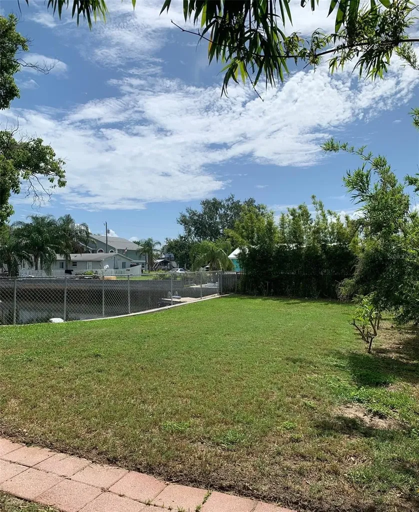 13724 Cox Avenue Hudson FL 34667