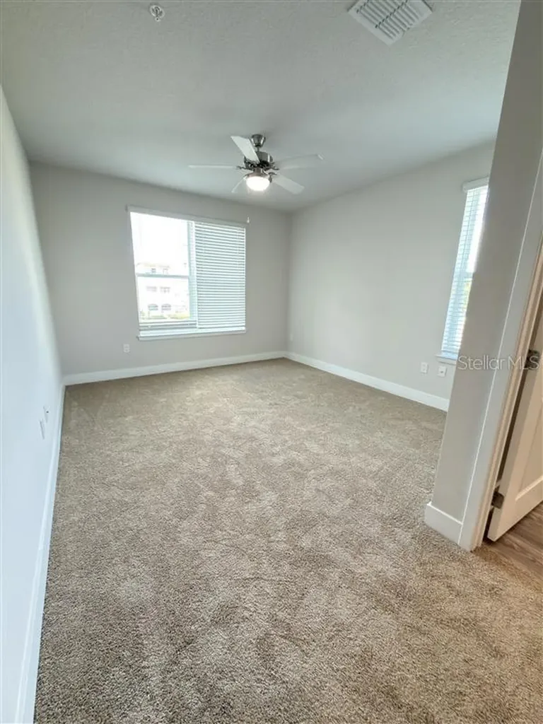 541 Academy Drive Kissimmee FL 34744