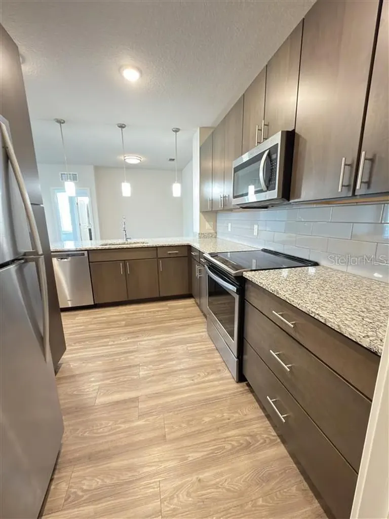 541 Academy Drive Kissimmee FL 34744