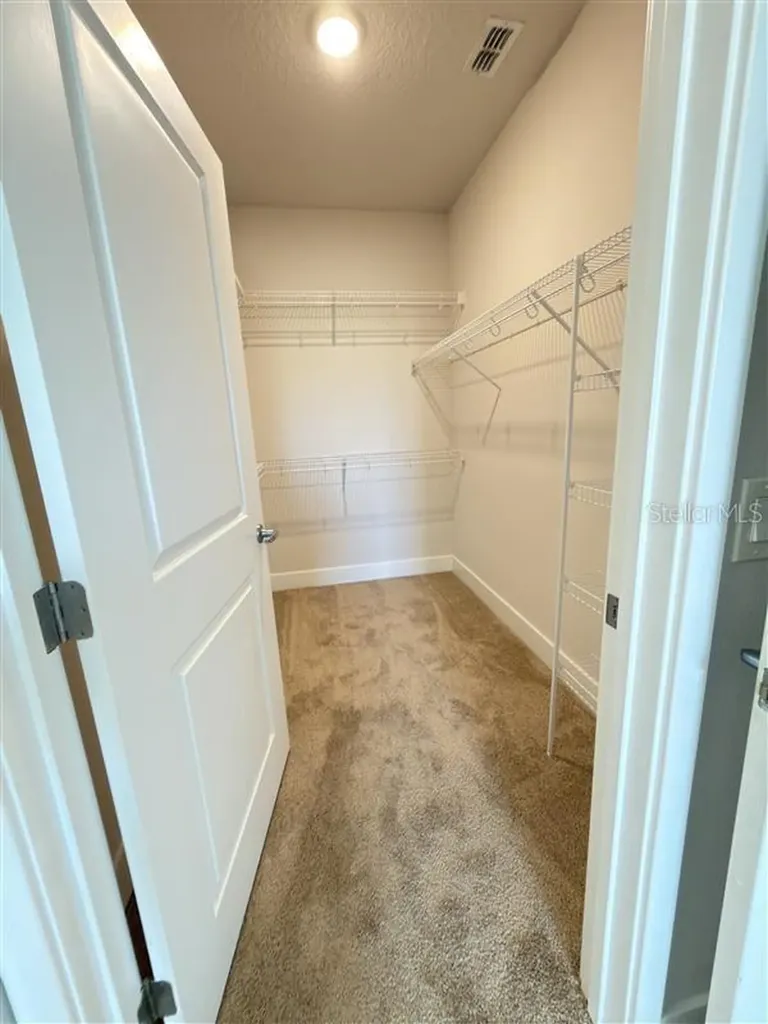 541 Academy Drive Kissimmee FL 34744