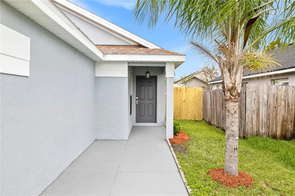 8312 Fort Clinch Avenue Orlando FL 32822