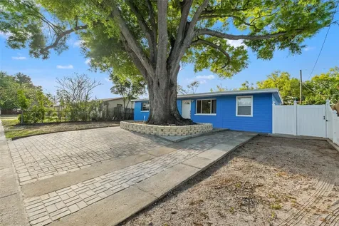 8996 Southern Comfort Drive Largo FL 33773