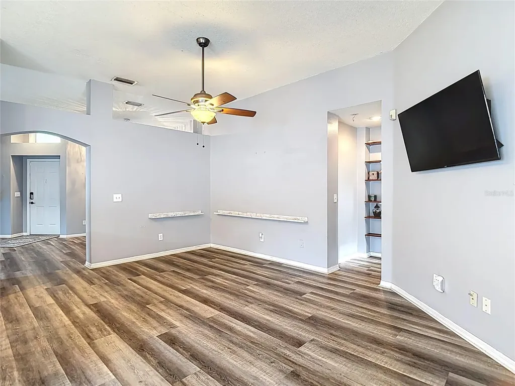 2631 Green Valley Street Valrico FL 33596