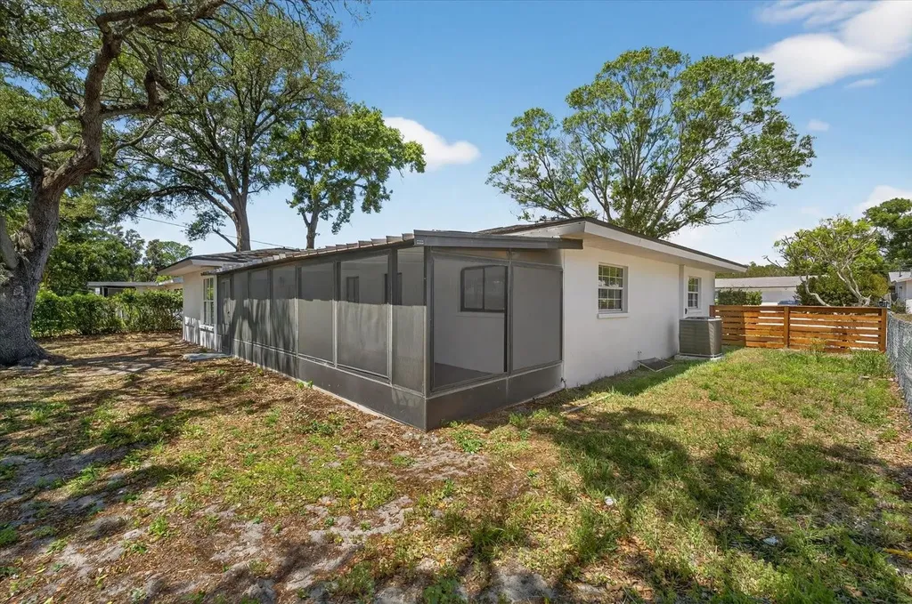 1465 Parkwood Street Clearwater FL 33755