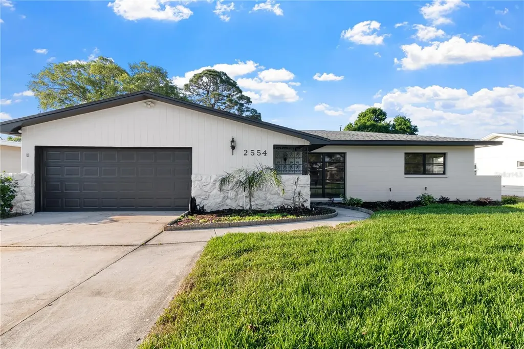 2554 68th Avenue S St Petersburg FL 33712