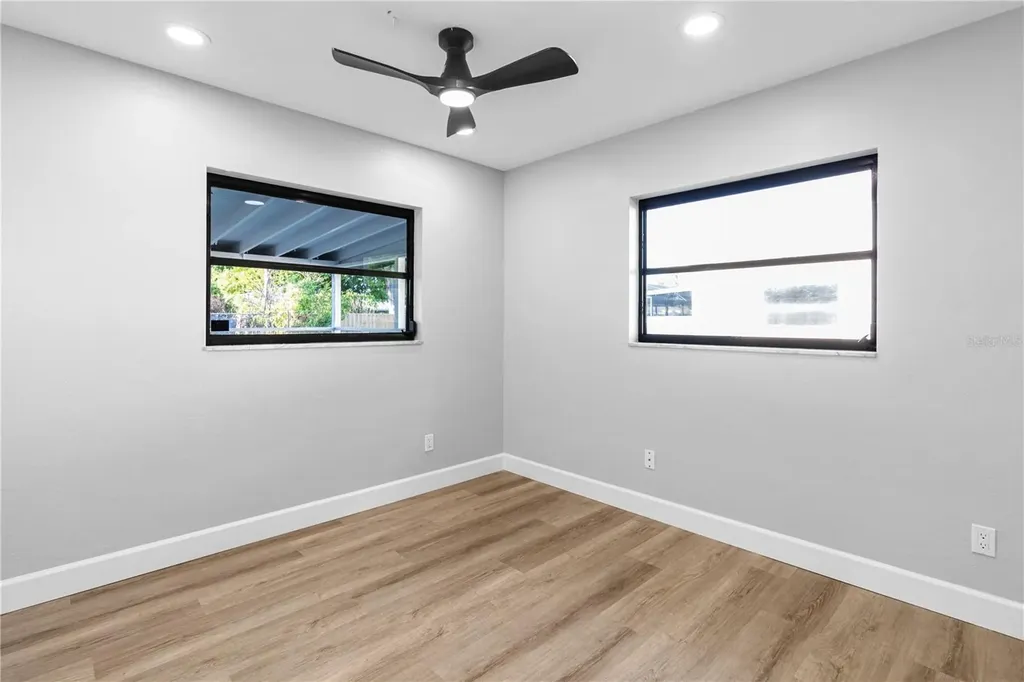 2554 68th Avenue S St Petersburg FL 33712
