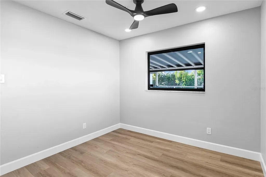 2554 68th Avenue S St Petersburg FL 33712