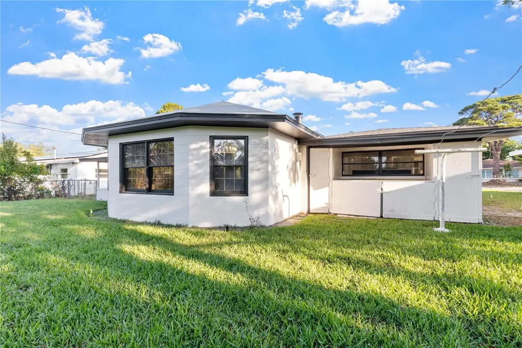 2554 68th Avenue S St Petersburg FL 33712