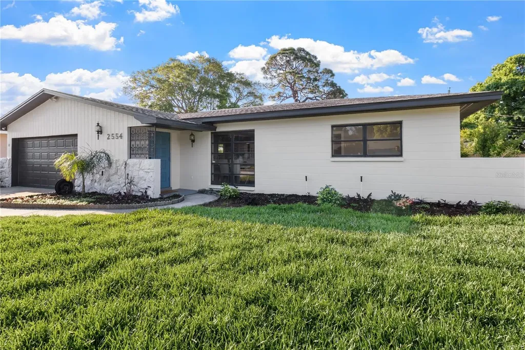 2554 68th Avenue S St Petersburg FL 33712