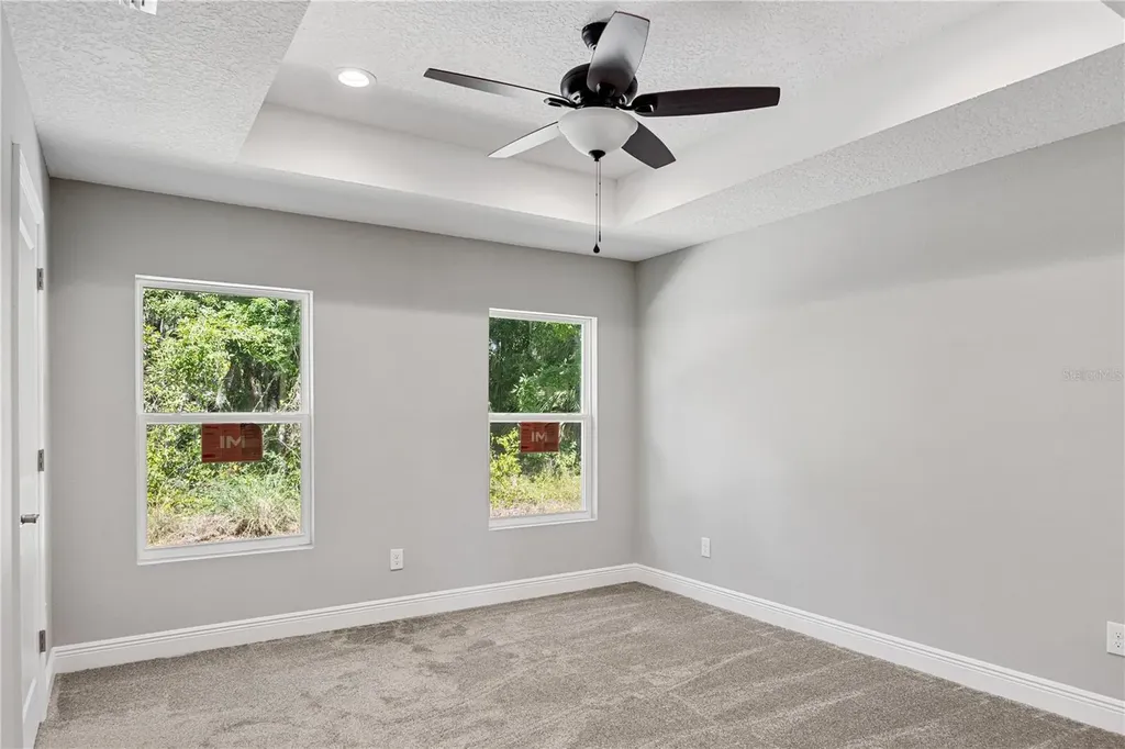 1025 Cr 452a Lake Panasoffkee FL 33538