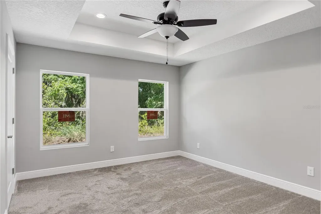 1025 Cr 452a Lake Panasoffkee FL 33538