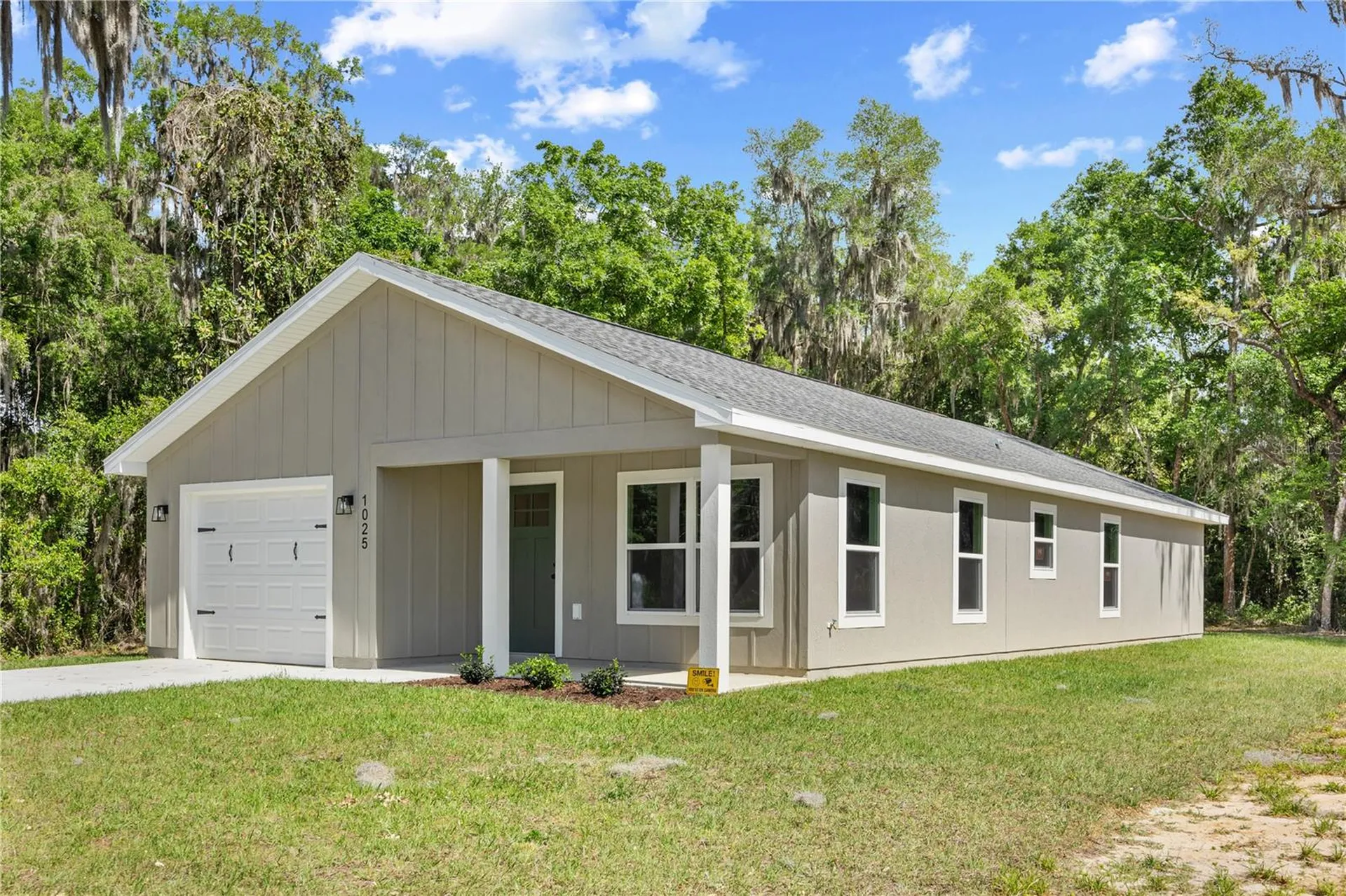 1025 Cr 452a Lake Panasoffkee FL 33538