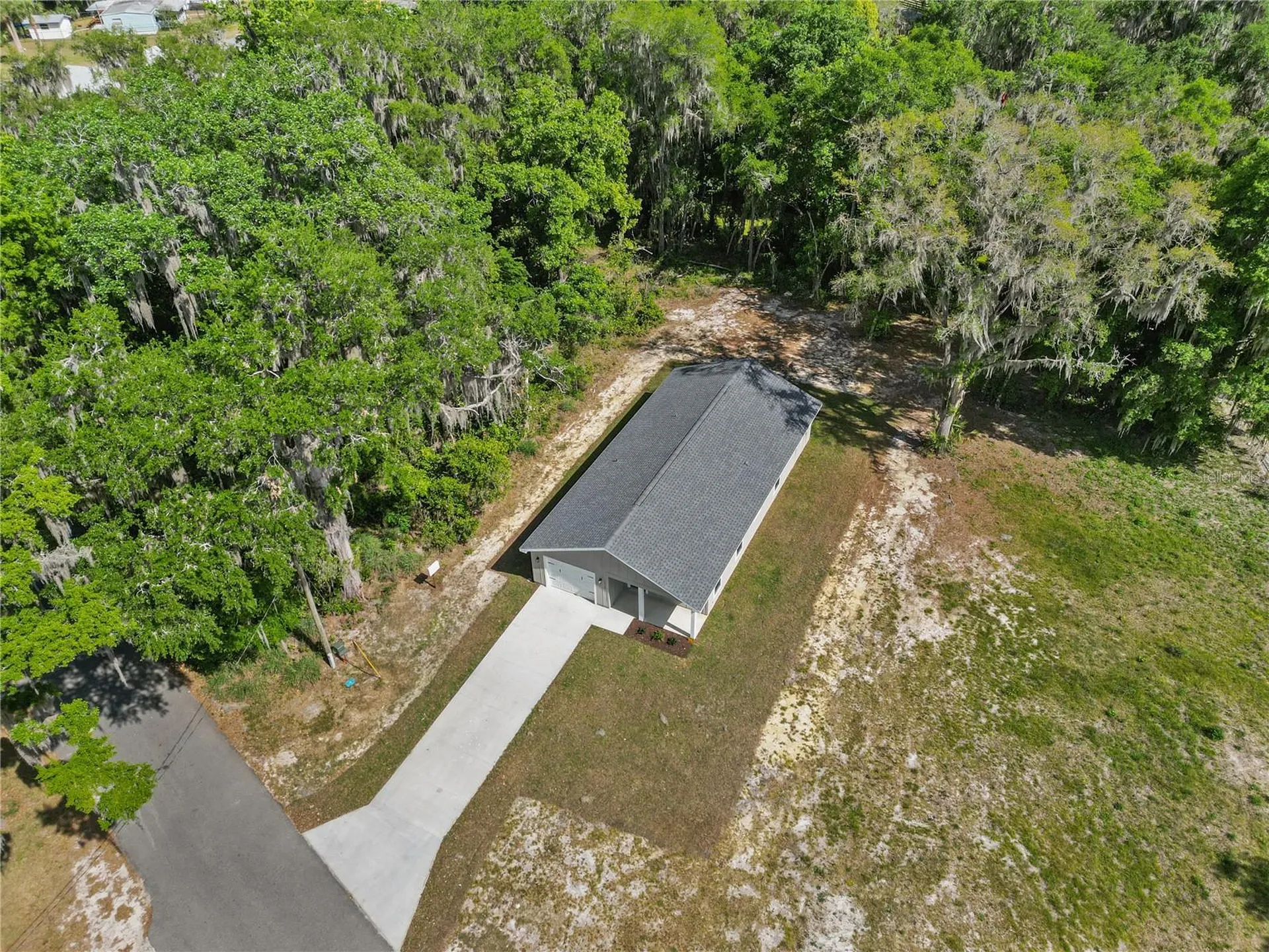 1025 Cr 452a Lake Panasoffkee FL 33538