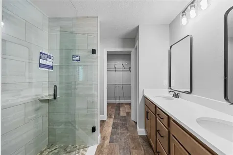 1025 Cr 452a Lake Panasoffkee FL 33538