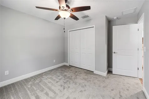 1025 Cr 452a Lake Panasoffkee FL 33538