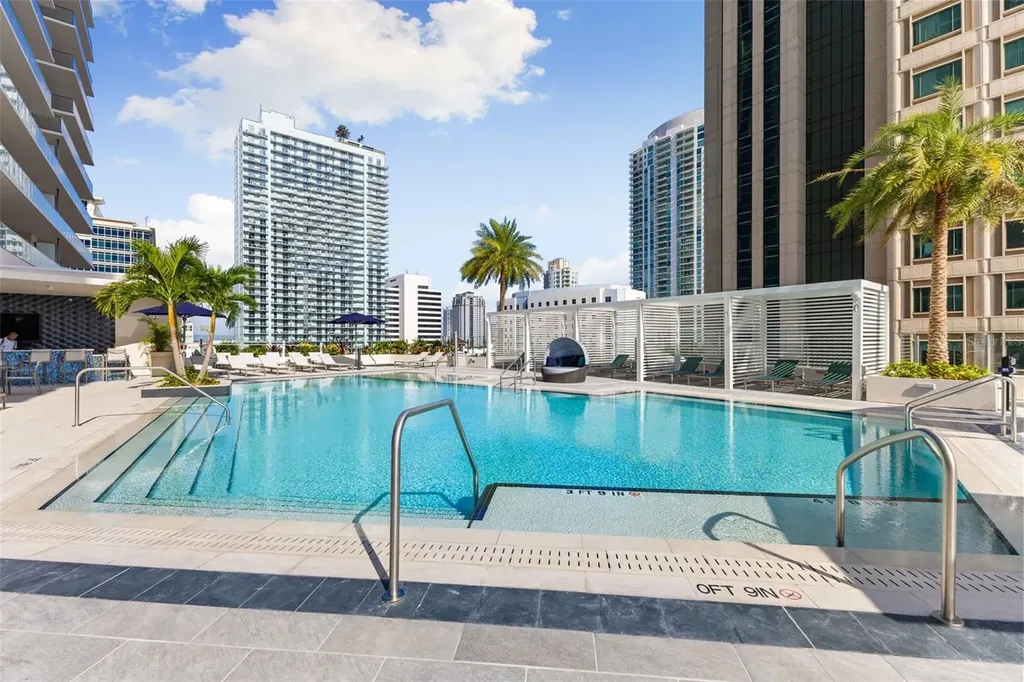 275 1st Avenue S St Petersburg FL 33701