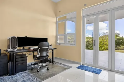 #70 Calle Maga Toa Alta PR 00953