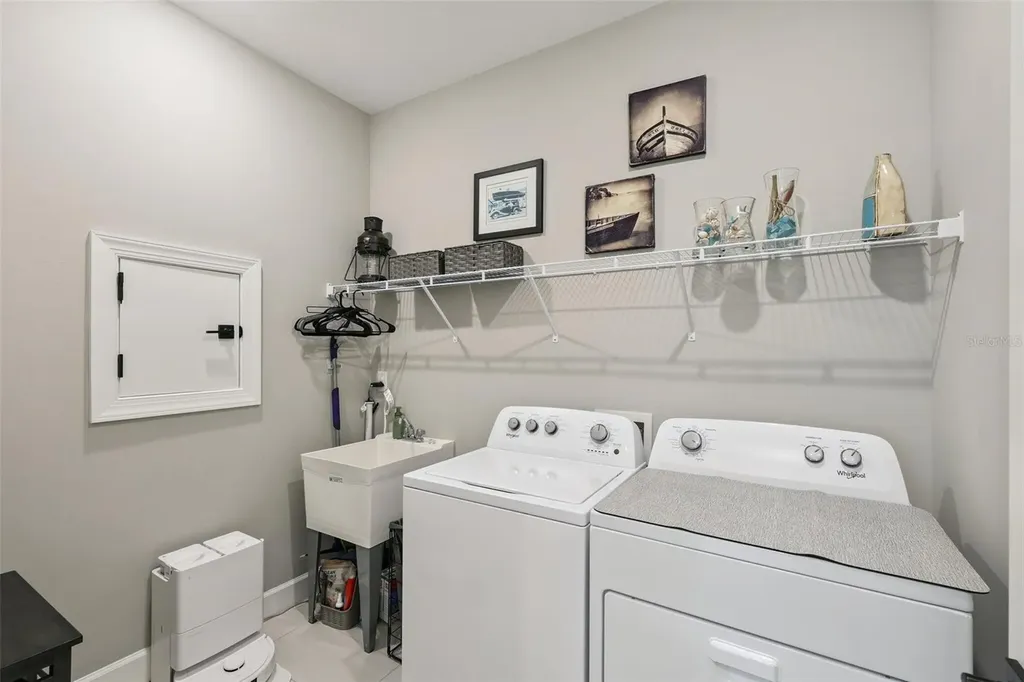 10004 Coral Shore Drive Englewood FL 34223