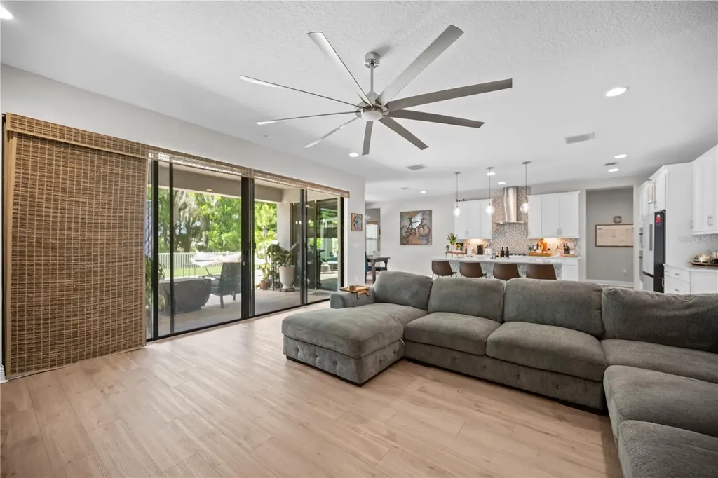 14734 Horse Trot Road Lithia FL 33547