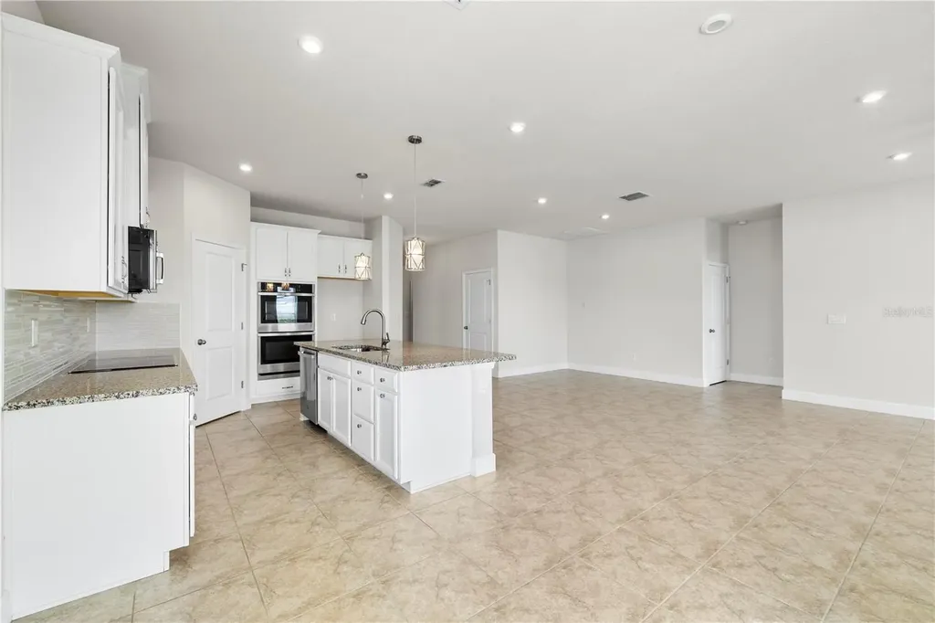 7886 Greenway Avenue Wesley Chapel FL 33544