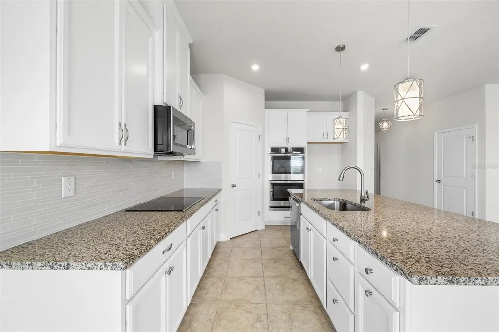 7886 Greenway Avenue Wesley Chapel FL 33544