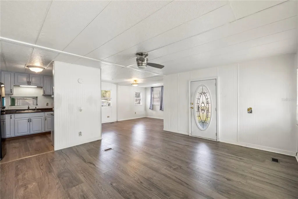 6123 Ridgewood Drive Zephyrhills FL 33542