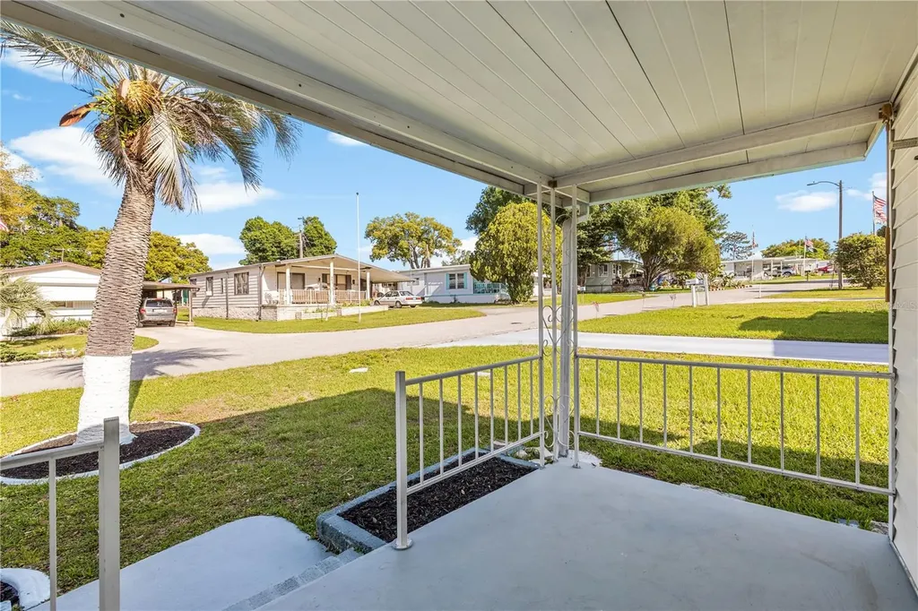 6123 Ridgewood Drive Zephyrhills FL 33542