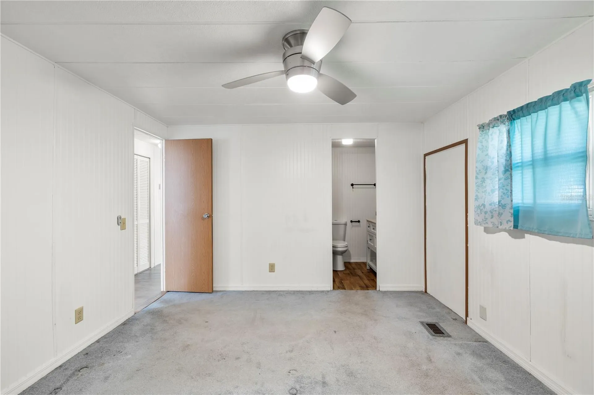 6123 Ridgewood Drive Zephyrhills FL 33542